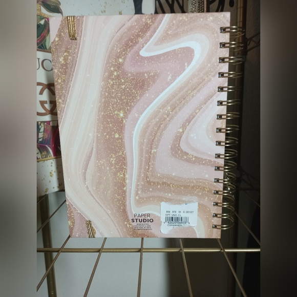 Weekly Planner PAPER STUDIO. Includes Pen. 7 x 8 5/8 in. Glam Pink & Gold Marble - Picture 2 of 6